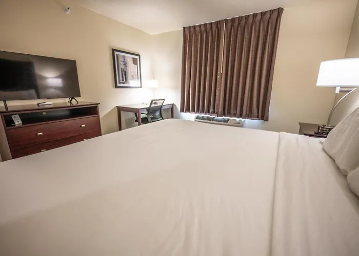 Cobblestone Hotel & Suites - Lamar
